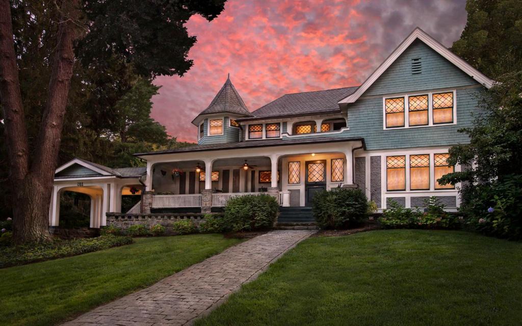Historic Montford Bed & Breakfast | Black Walnut B&B Inn