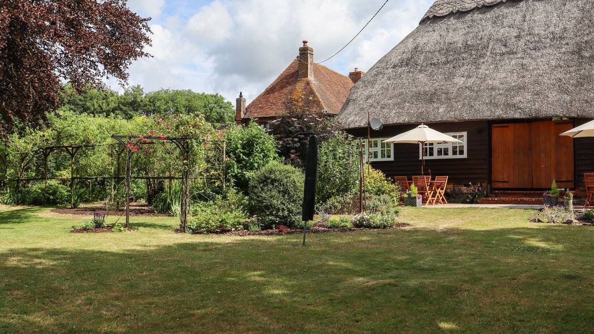 Etchinghill Cottage | BLACKBIRD COTTAGE AT BOYKE MANOR, family friendly in Lyminge