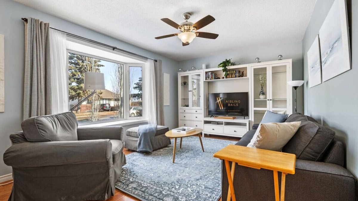 Blackfalds Apartment | Blackfalds Bungalow | Outdoor Fire Pit | Central