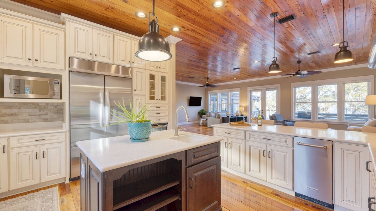 Harold House | Blackwater Bay Hideaway by AvantStay | Waterfront, Pool, Dock, Hot Tub
