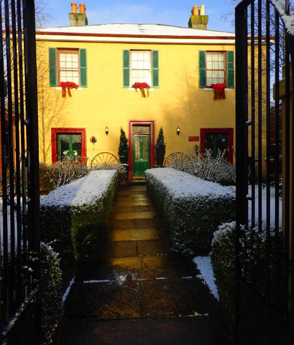 Deloraine Bed & Breakfast | Blakes Manor Self Contained Heritage Accommodation