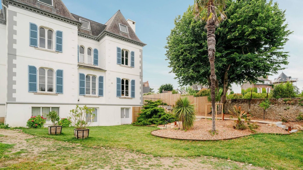 Saint-Briac-sur-Mer House | Blanc Castel by Interhome