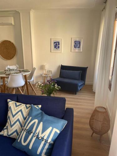 Valdepenas Apartment | Blanco y Añil Plaza