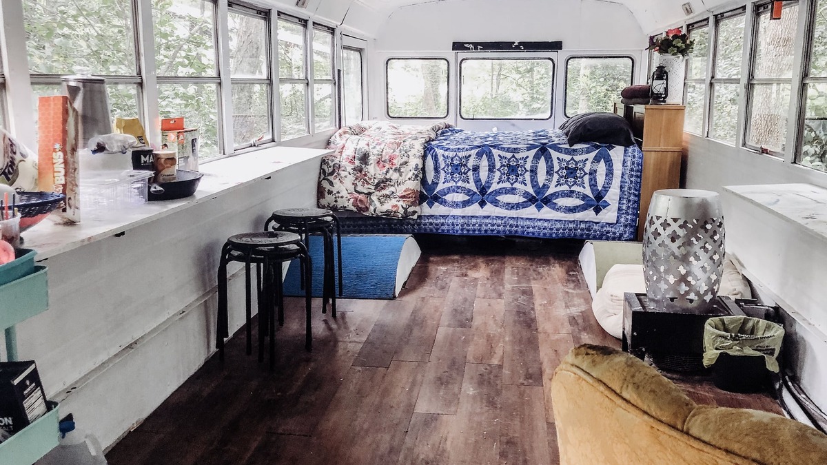 Pulaski House | Blank Slate Bus#23 Bunk House