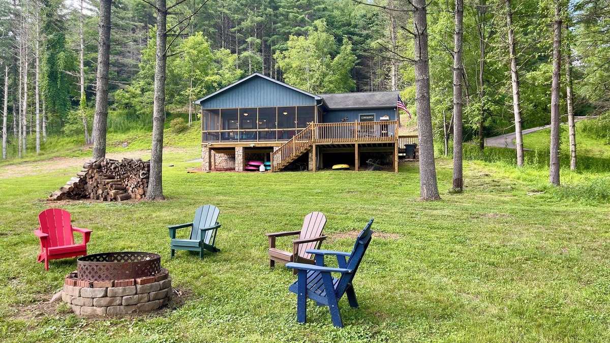 Lansing House | Blessed on the New River