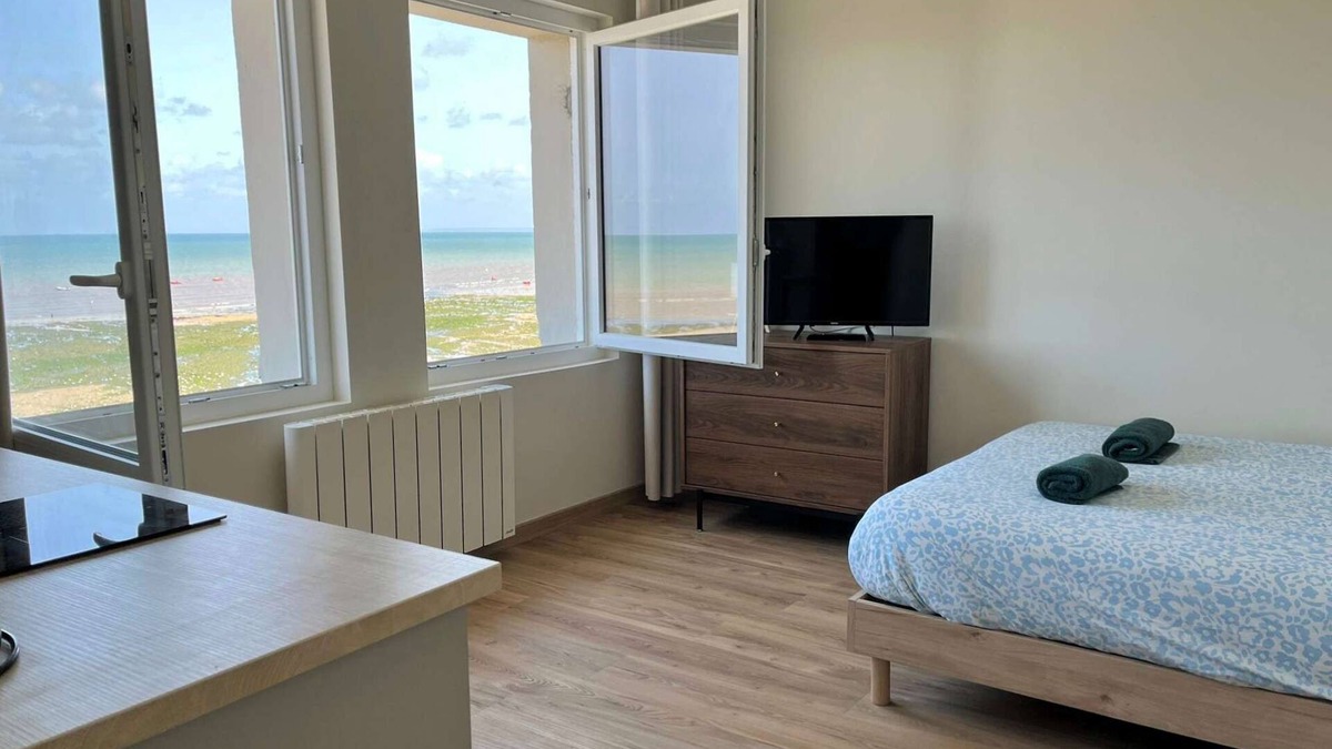 Langrune-sur-Mer Apartment | Bleu Langrune - Sea view studio