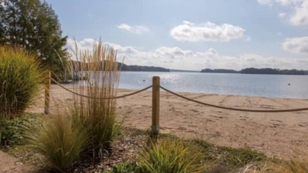 Rietz-Neuendorf House | Blick ins Freie: Landhaus mit Idyllischem Garten