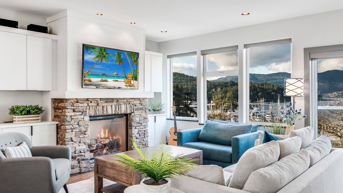Brentwood Bay House | Bliss By the Bay