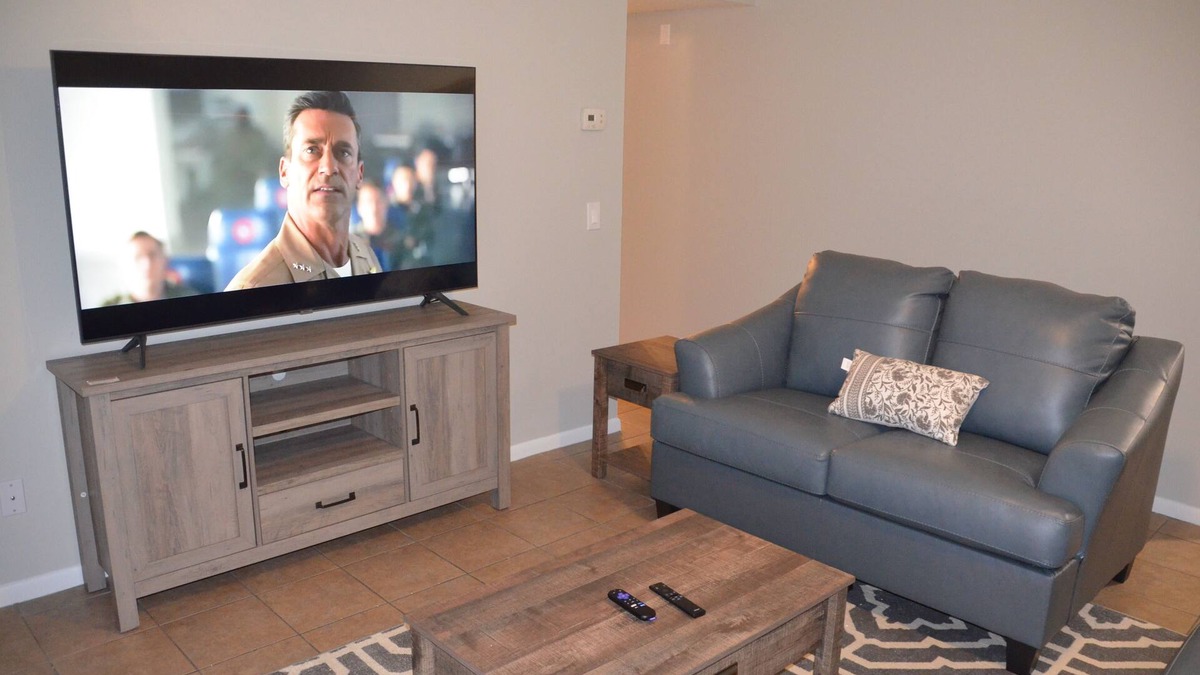 Enterprise Apartment | Blissful Bungalow- Near Ft. Novosel and shopping, Quiet, Fast WiFi