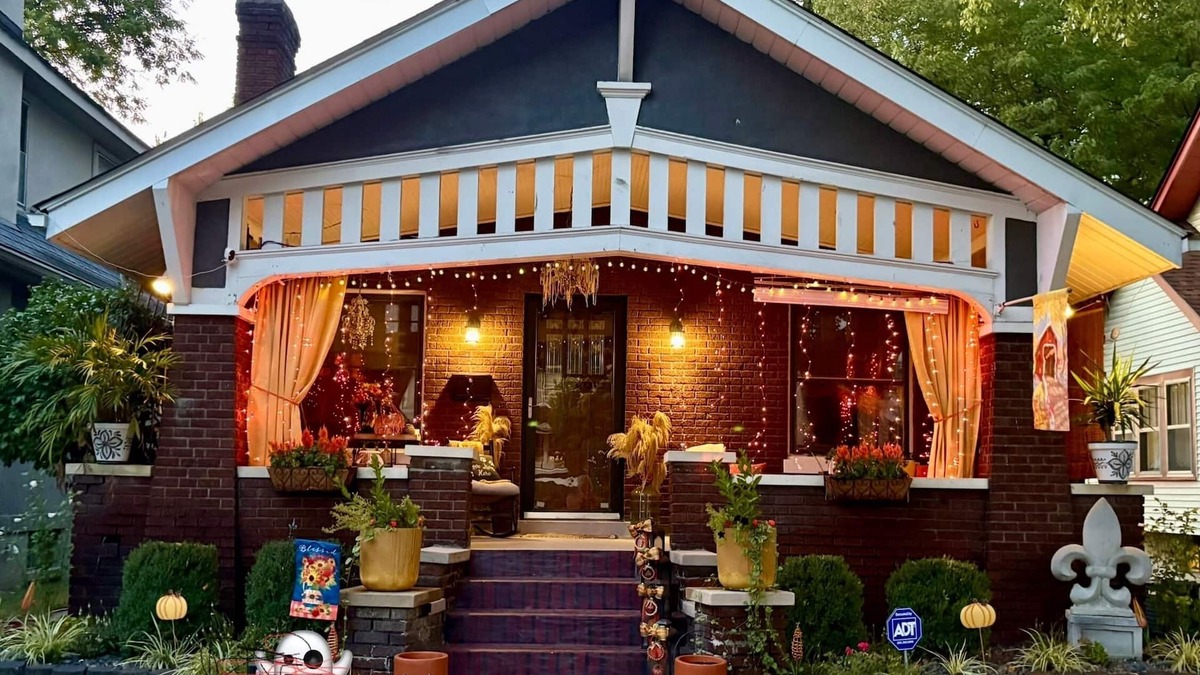 New Albany House | Blissful Bungalow on National Historic St in New Albany, 1 mile from Ohio River