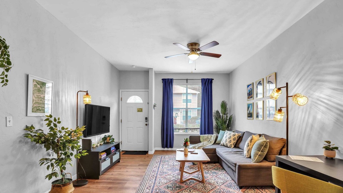 Gainesville Condo | Blissful Haven - Updated & Fully Equipped Condo