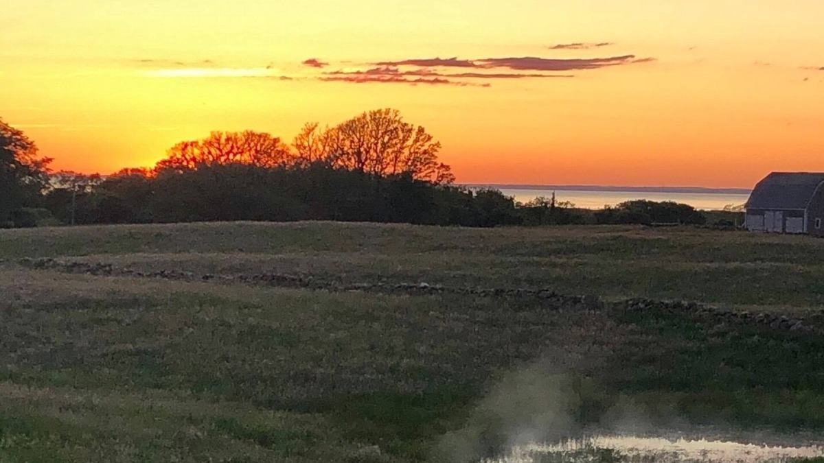 New Shoreham House | Block Island - Crescent Beach with Beautiful Sunset Views over Mitchell Farm