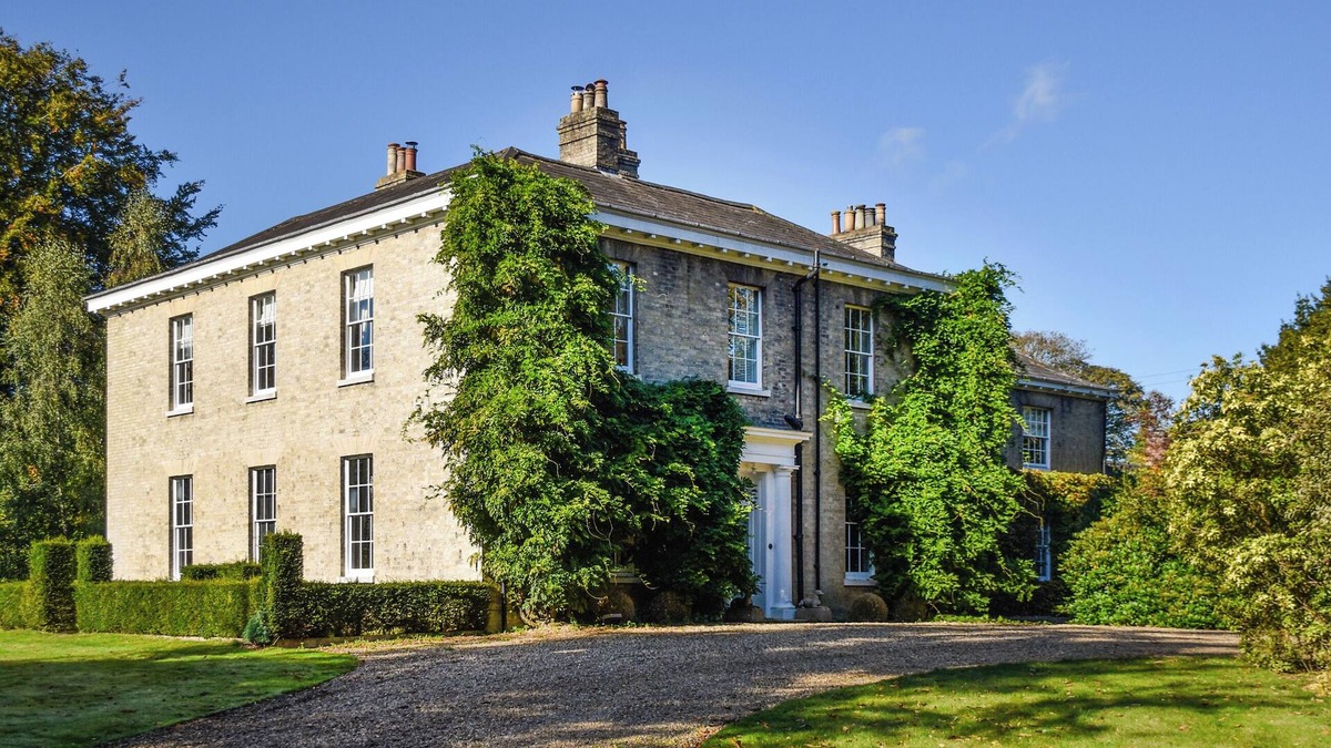 Irstead Cottage | Blofield House - UK48096