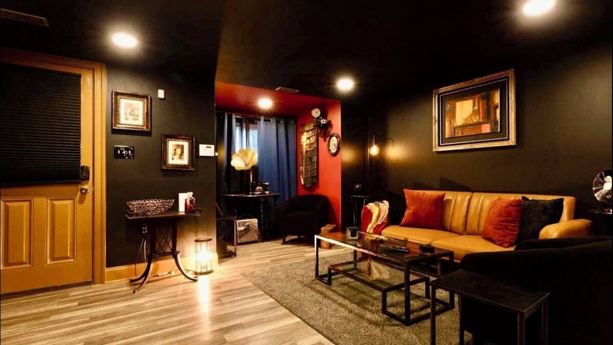 Bloomingdale Apartment | Bloomingdale Blues Speakeasy w Free Parking! in Northwest DC