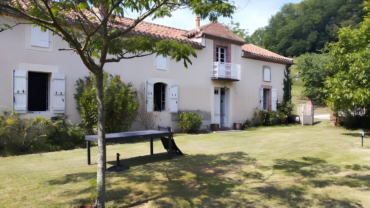Malabat House | Blousson, long farmhouse in the Gers