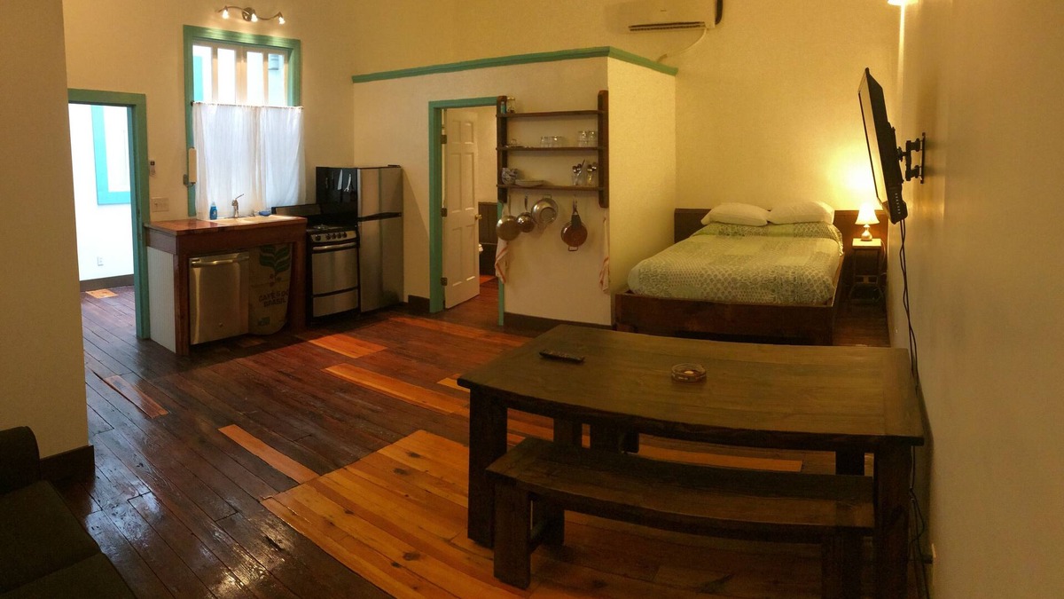 Water Valley Apartment | Blu-Buck Mercantile Hotel Apt. C