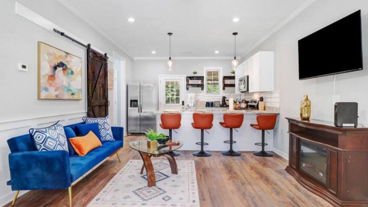 Kinston House | Blu Ivy: Skylight walk-in shower, Private en-suite in each bedroom/covered patio
