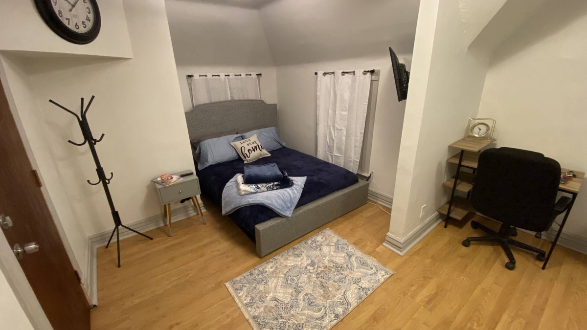 Downtown Omaha Apartment | Blue#2: Cozy, private Midtown studio