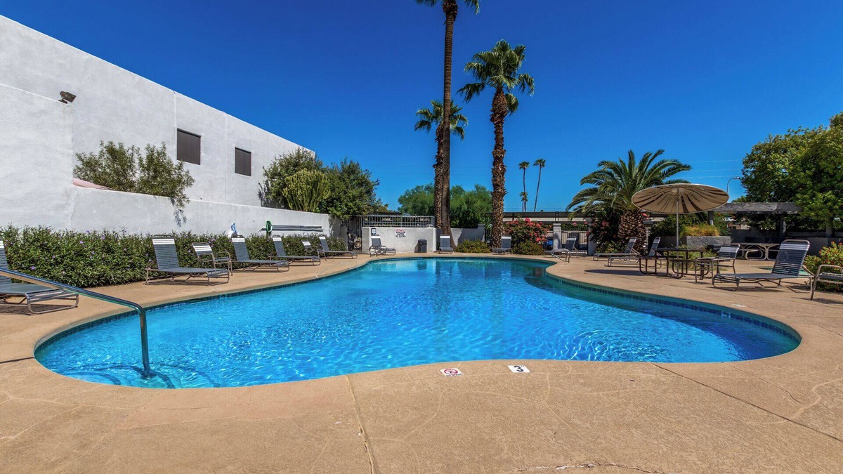 Scottsdale Highlands House | Blue Abode-Old Town Scottsdale-Pool & BBQ Grill