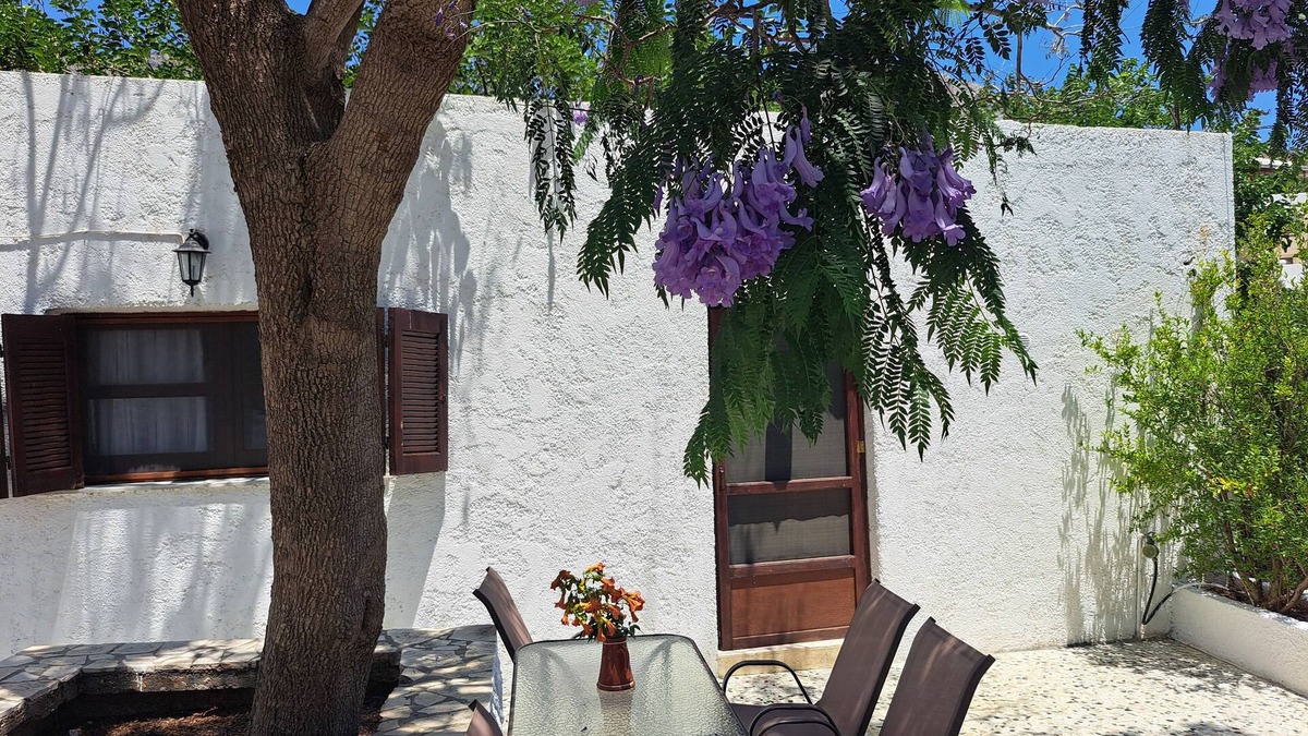 Alinda Cottage | Blue Acacia in Alinda Leros