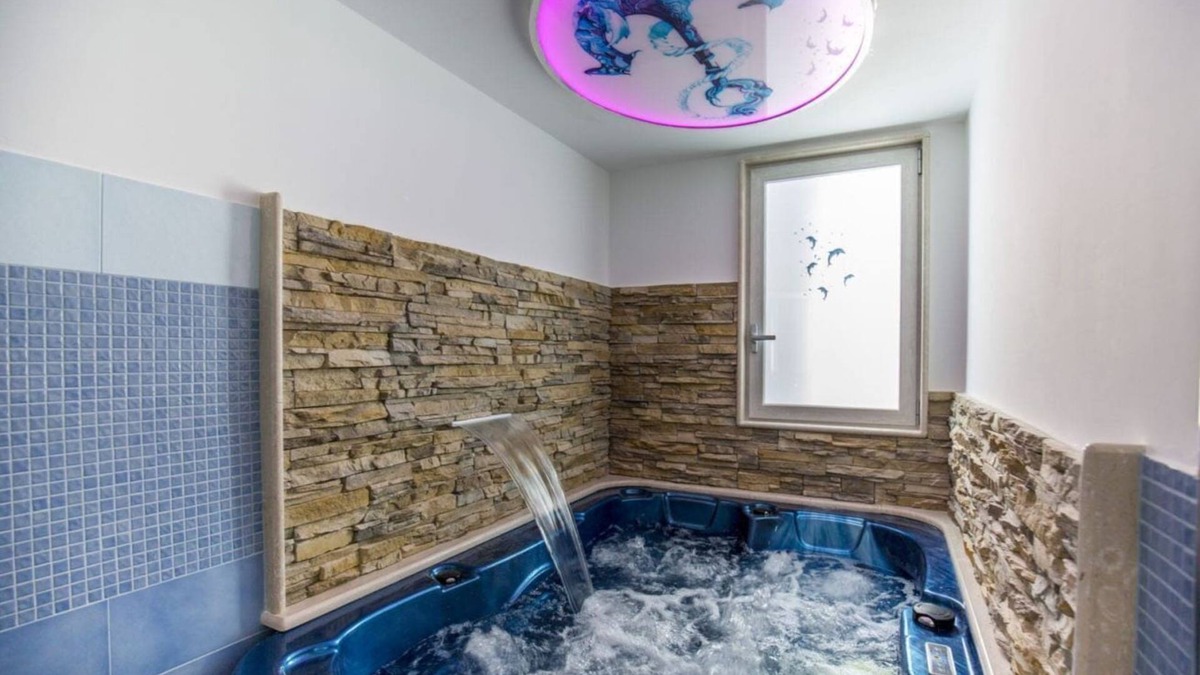 Monte Chiaro House | Blue Angels Relais, home with private Jacuzzi just steps from the sea