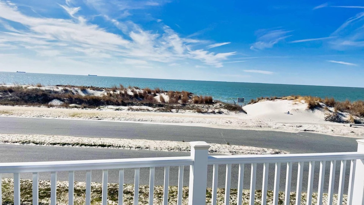 Sea Cottage Addition House | Blue Bay - Chesapeake Properties