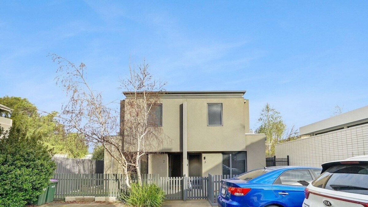 Williamstown House | Blue Chip Williamstown Beach Bay Townhouse