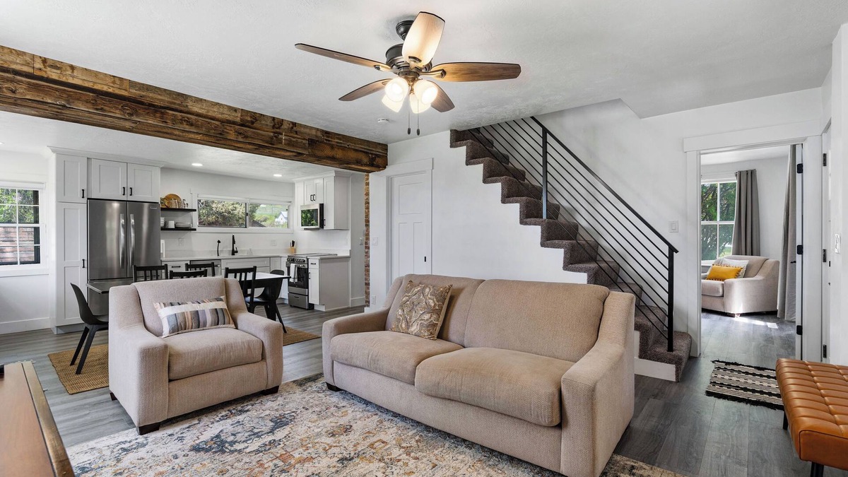 Bloomington House | Blue Cottage at Bear Lake: Rustic Serene Retreat 10 miles to North Beach