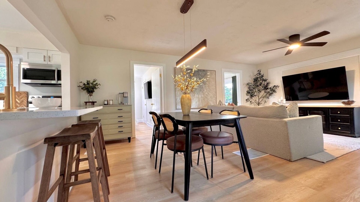 Shore Acres House | Blue Cottage On Parker- by CasaDuran