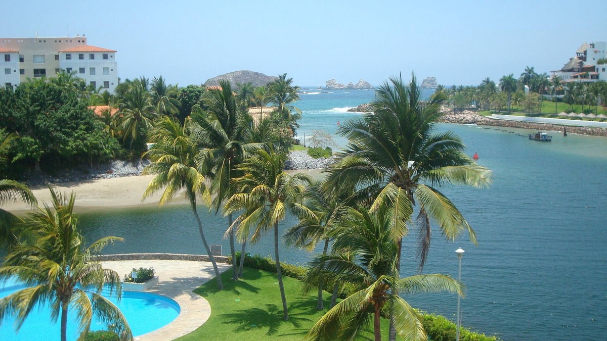 Ixtapa Apartment | Blue Flag Certified Beach, Marina, Golf, Sports, Gastronomy and Romance Relax