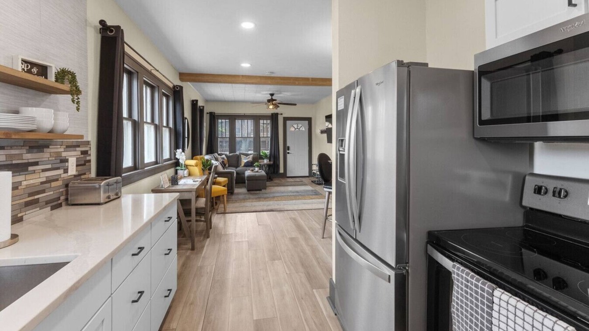 Sioux Falls House | Blue Haven | 2 bed 1 bath | Newly Remodeled