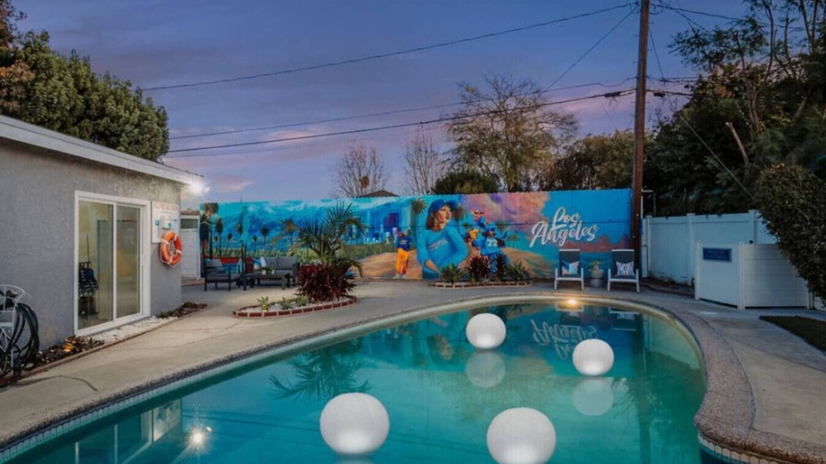 Los Altos House | Blue Haven | Solar Pool Heat + Parking + Billiards