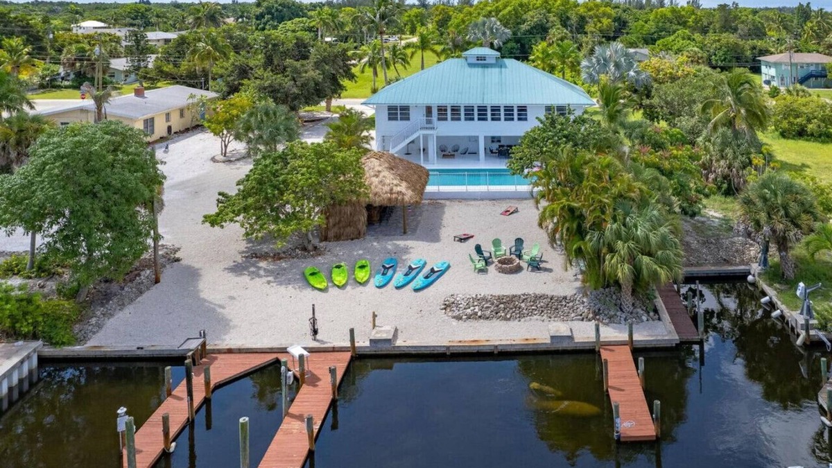 Bokeelia House | Blue Heron * fish, boat, wine, dine, relax, repeat