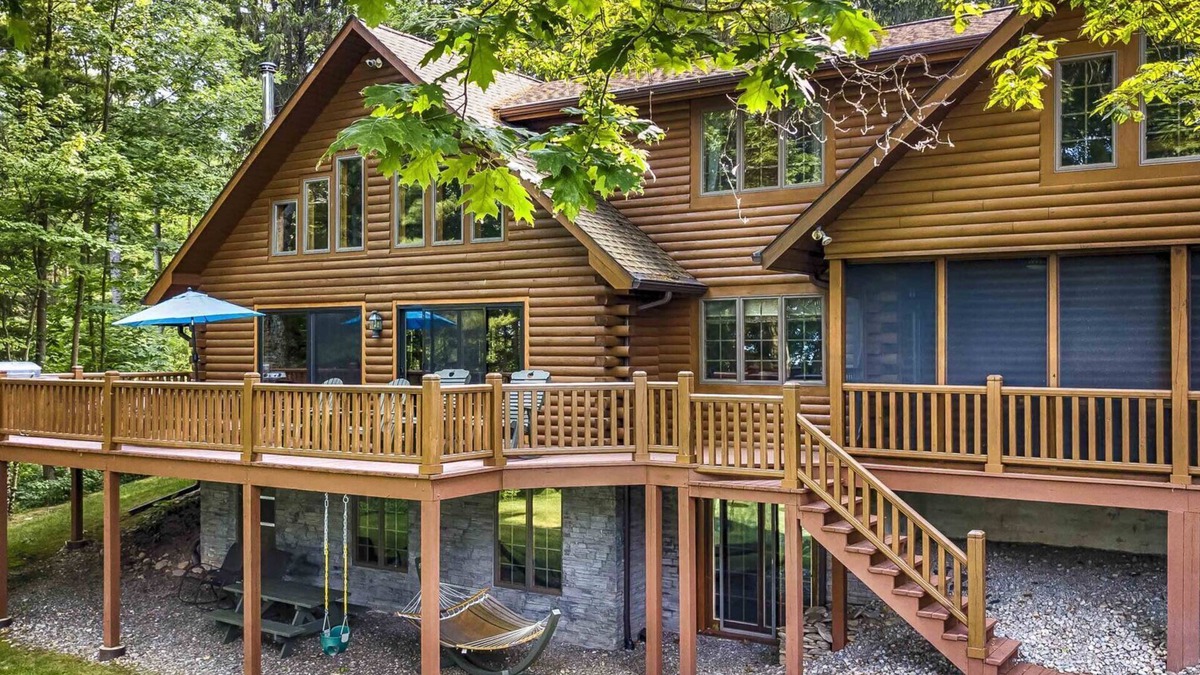 Ovid House | Blue Heron Lodge- Lakefront luxury with boat dock