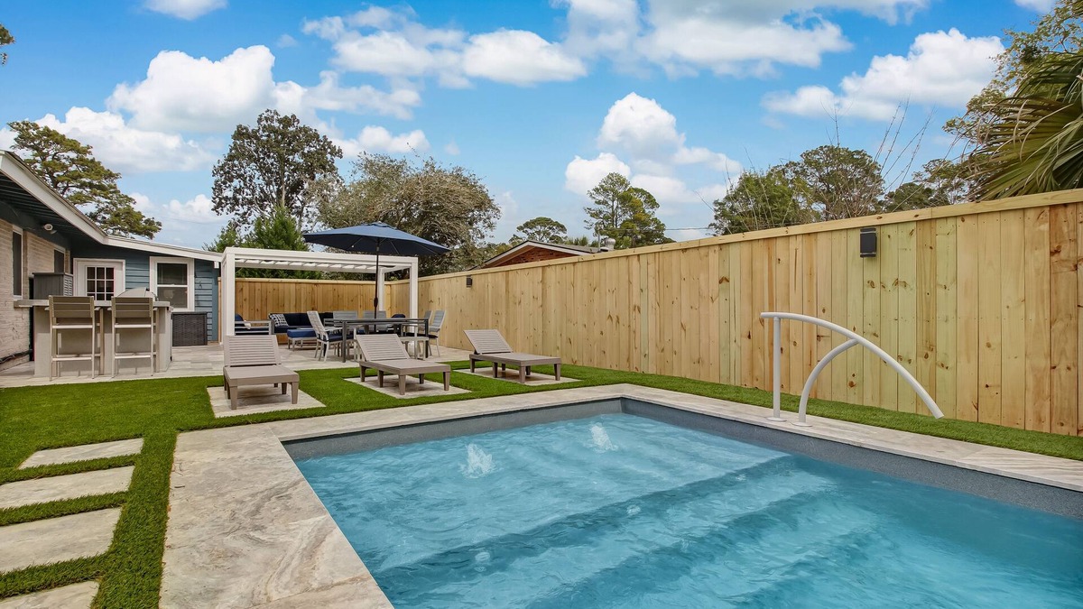 Savannah House | Blue Kayak House - Heated Private Pool - Bring your Kayak