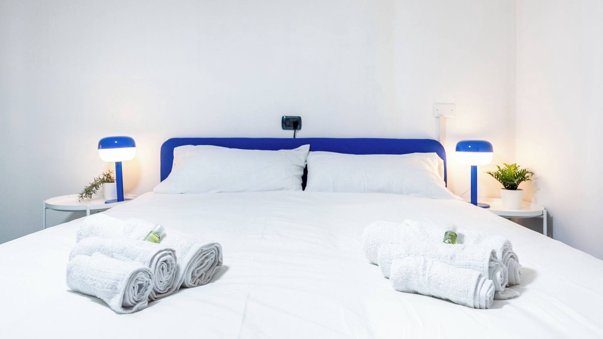 Acquabella Apartment | Blue loft in the heart of Milan, only three Metro stops from Duomo!