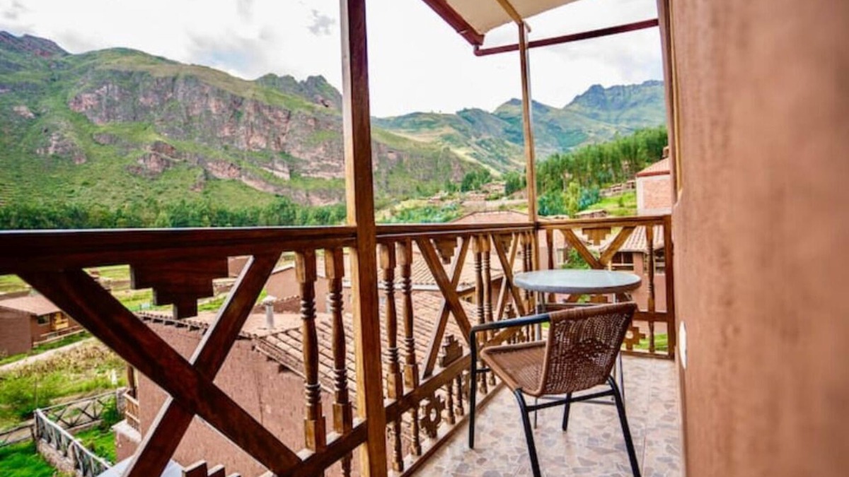Pisac Apartment | Blue Lotus Chamomile with Mountain view and Balcony