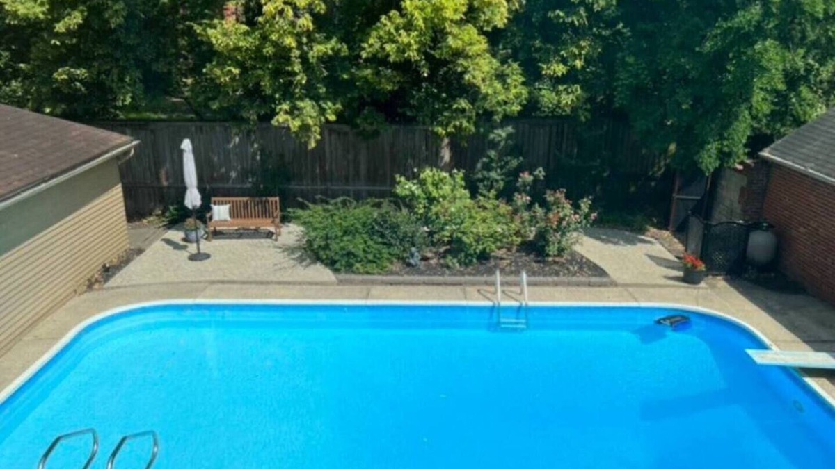 Owensboro House | Blue Moon Cottage: Music Room, Inground Pool