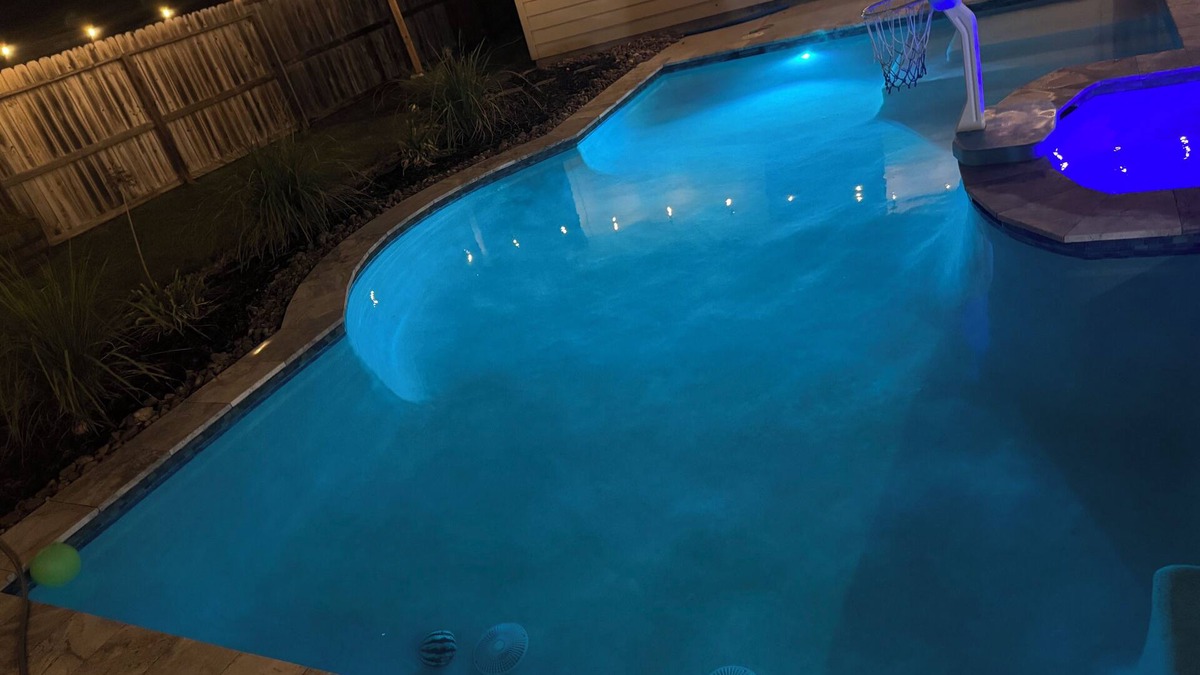 Tomball House | Blue Oasis Retreat w/heated pool & spa + playroom