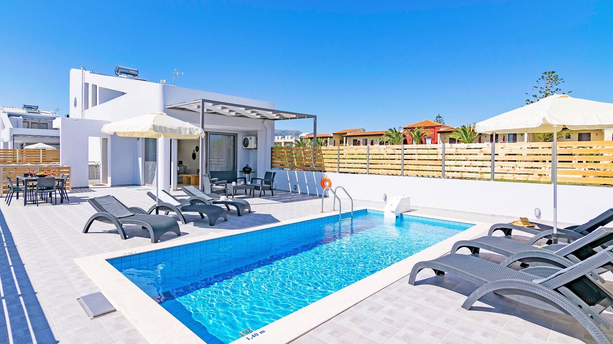 Platanes Villa | Blue oyster Beachfront villa, No car needed 4