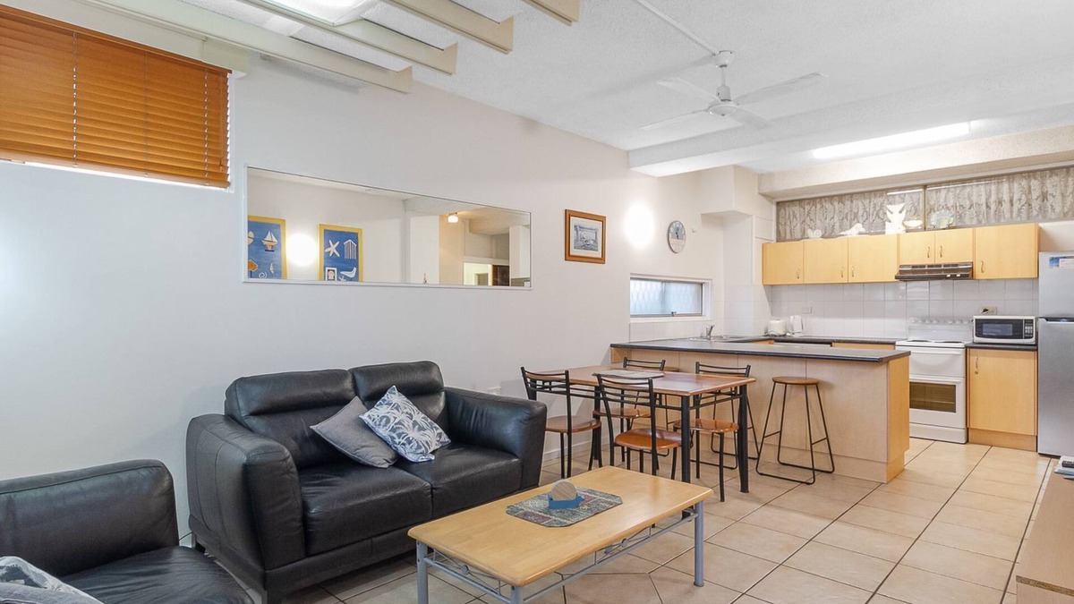 Tugun Apartment | Blue Pacific 1 Beachside neat and tidy unit in Tugun