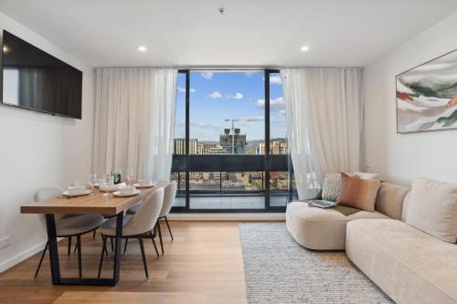 Adelaide Central Business District Apartment | Blue Pool Escape Stunning Views