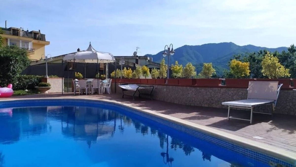 Pellezzano Apartment | Blue - Relaxation near Salerno, Pompeii &Amalfi