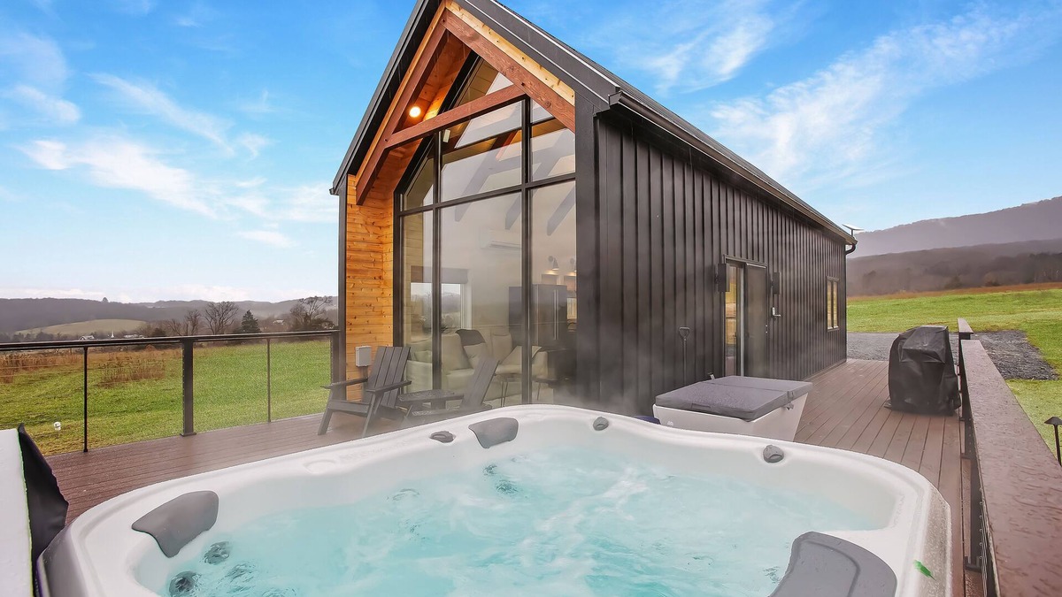 Shenandoah Cabin | Blue Ridge Mini Lux Retreat 1 w/HOT TUB + Sauna
