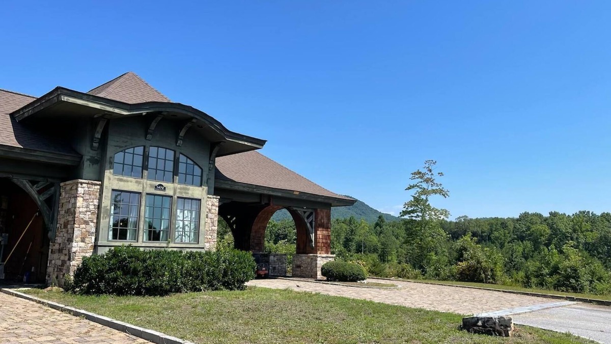 Union Mills Cottage | Blue Ridge Mountain Cottage Hot tub, Near Asheville/Charlotte, Great View