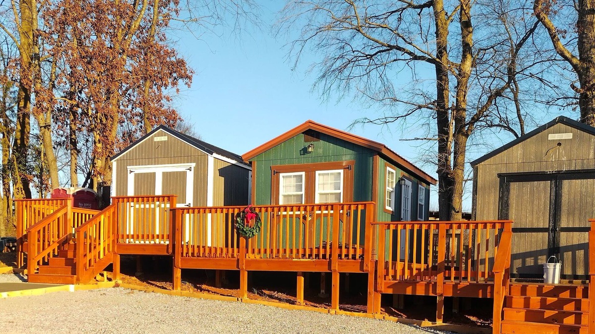 Ronda Cottage | Blue Ridge Mountain Wine Country Tiny House Village