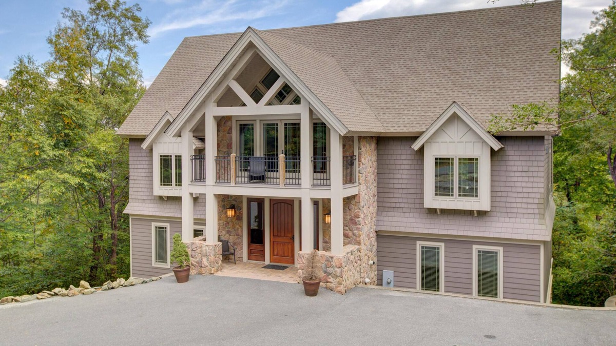 Chestnut Springs House | Blue Ridge Retreat with Wintergreen Advantage