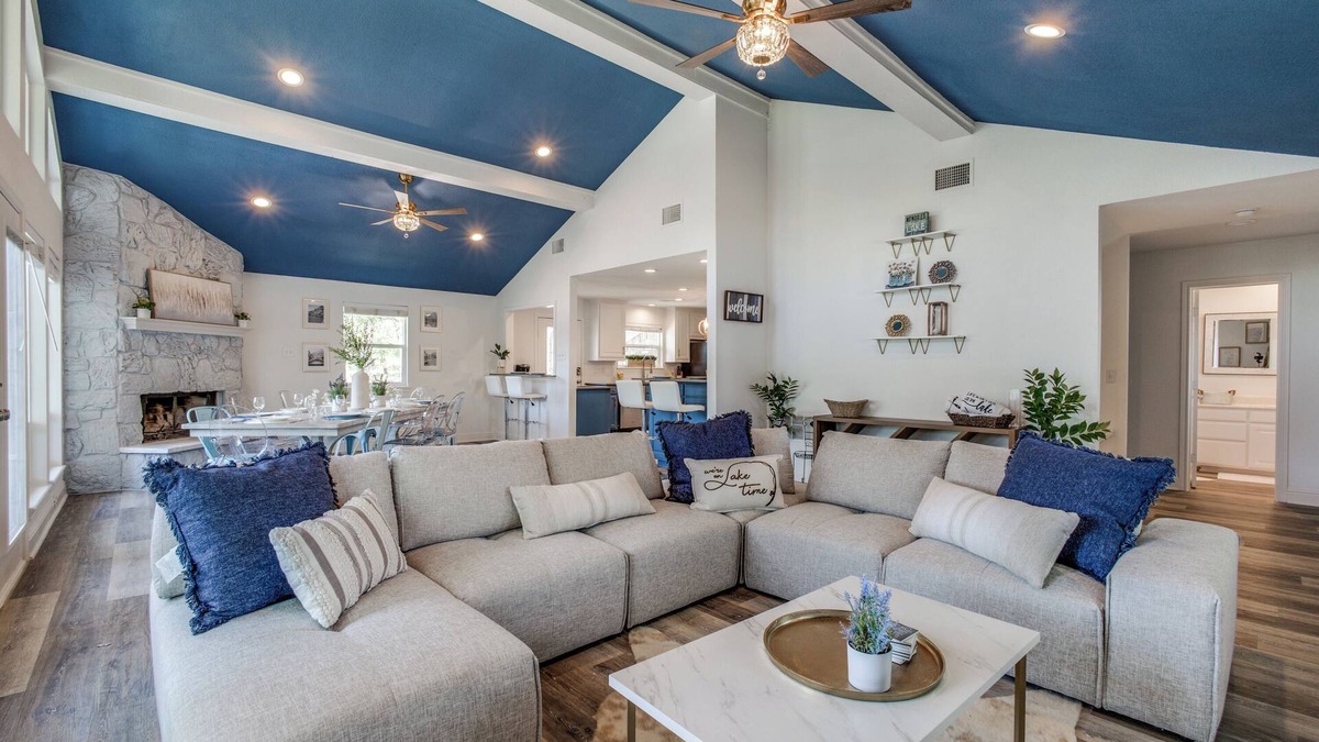 Tool House | Blue Skies Lakefront, Beautifully Remodeled Home