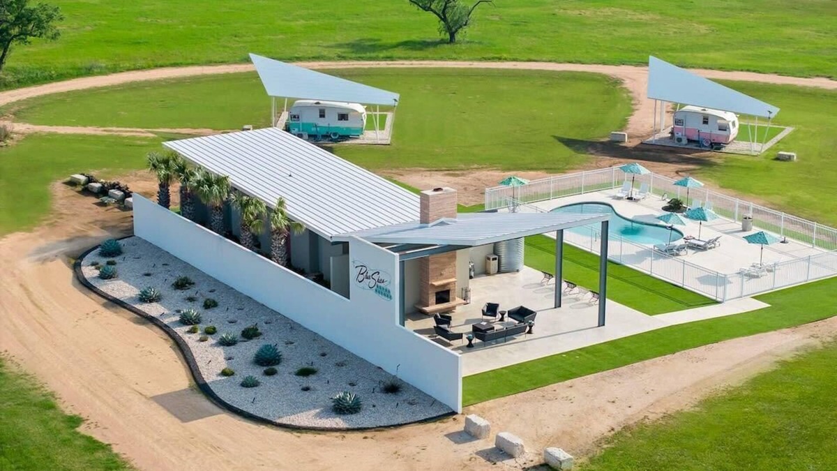 Willow City House | Blue Skies Resort - Glamping, Pool & Fireplace