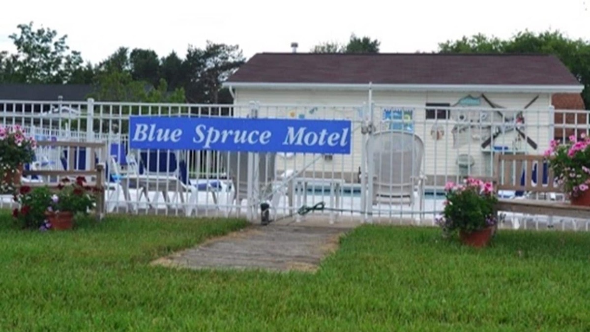 Port Austin Hotel | Blue Spruce Motel